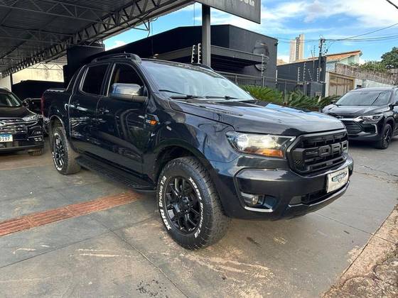 FORD RANGER 2.2 BLACK 4X2 CD 16V DIESEL 4P AUTOMÁTICO